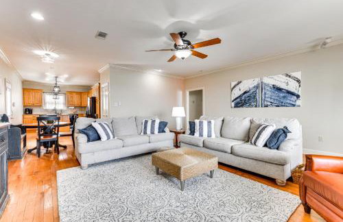 Lakefront Oscar Home with Game Room and Boat Dock! - Foto 5