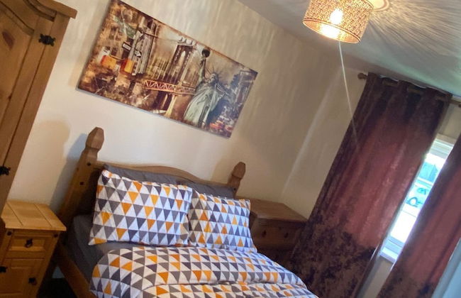 Stunning Beautiful 4-bed House in South Wales - Foto 2