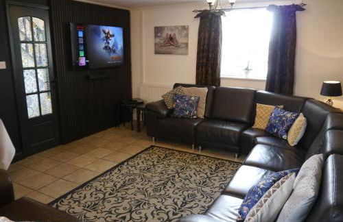 The Shakespeare Lodge - Sleeps up to 12 - 2 HOT TUBS - Foto 23