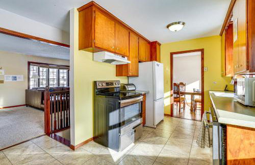 12 Mi to St Paul Pet-Friendly Home with Backyard - Photo 8