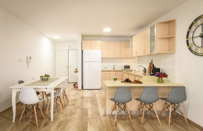 Seaside Escape with Private Patio by Sea N Rent - Foto 24