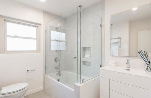 Spacious and Bright 5-bedroom Oasis Pool and Yard - Foto 56