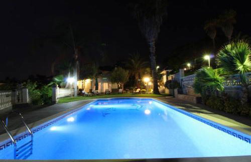 Basketball court, pool, BBQ, gardens, seaviews - Foto 34