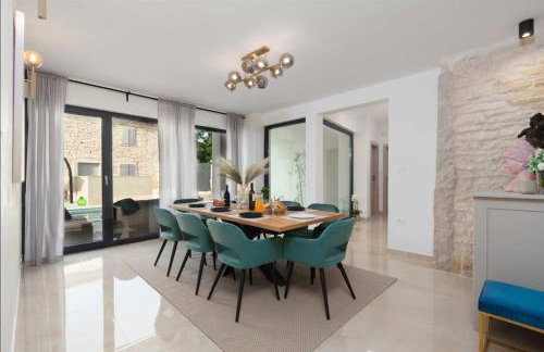 Designer Villa Simone - Modern & Heritage Style with Office - Foto 48