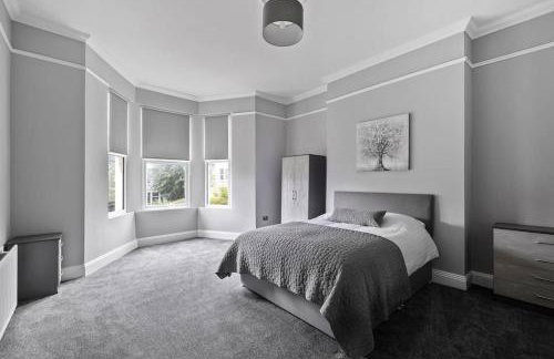 Brand New Huge 2 Bedroom Ground Floor Flat - Foto 20