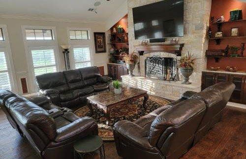 Newly Renovated Private Ranch Get-A-Way - Photo 12