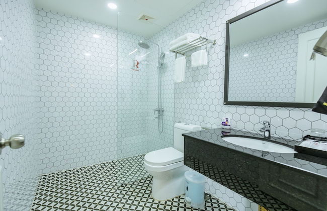 ROBIN HOTEL - Photo 48