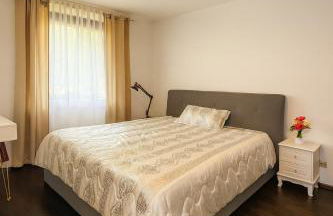 Modern Apartment with Balcony & Parking - Foto 10