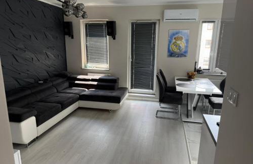 PFB Premium Apartment - Photo 2