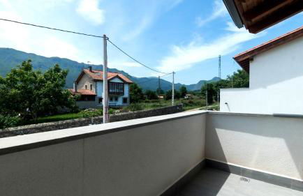 Casa Llanes con Jardín y Vistas – Mar y Cuera - Foto 13