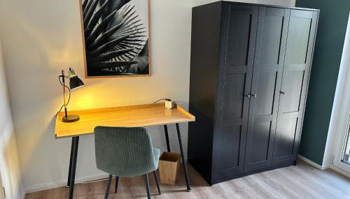 Ferienwohnung-Parkplatz-Balkon-Küche-SmartTV-Waschtrockner - Photo 4, wardrobe