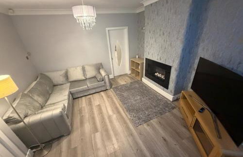 2 Bed house - Brighouse close to McDonalds and B&M - Foto 2