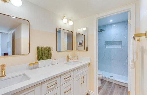 Resort-Style Pools Vibrant Condo in Palm Springs - Foto 16