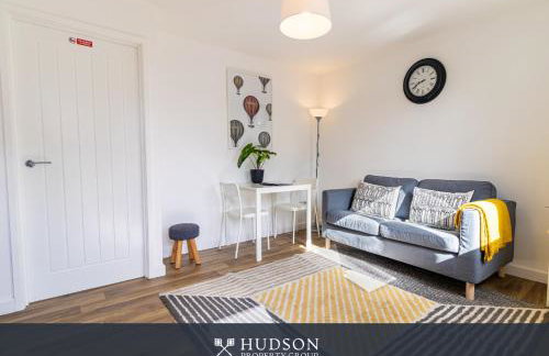 1-Bedroom Apartment with Parking - Photo 1