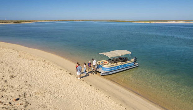 Desembarcando em uma praia virgem