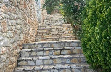 Anaval's View Apartments - Photo 11