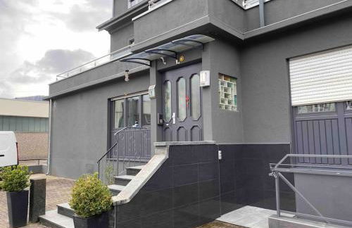 Preiswertes stilvolles Zimmer im privaten Haus mit großem schönem modernem Gemeinschaft Badenzimmer - Foto 32