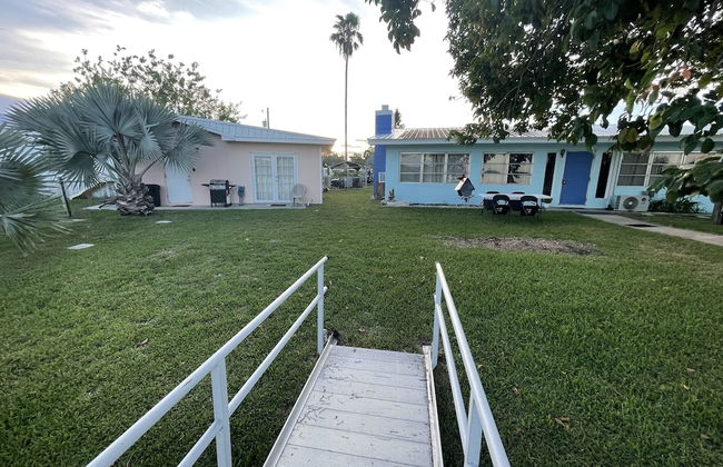 Rim Canal 'yellow House' With Canal Views & Boat Dock 1 Bedroom Cottage by RedAwning - Foto 14