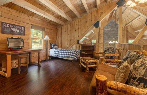 Luxury Log Cabin w Hot Tub Near Carbondale - Foto 29
