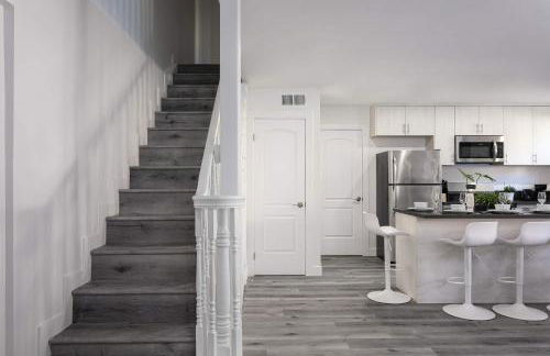 Modern 3BR Apt with Parking in Glendale - Foto 14