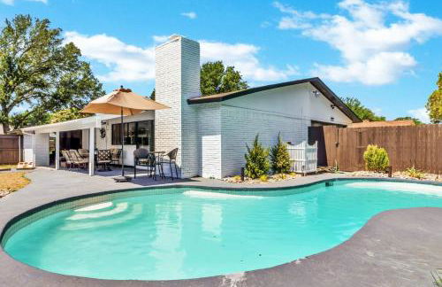 Jacuzzi & Pool House w/Game Room + Fire table - Foto 27