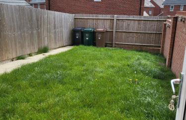 Modern Comfy 3 Bed Home - Free 2 space driveway - Free road parking - Free Netflix - Foto 50