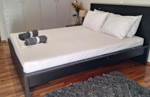 MARIAS APARTMENT SMART KEY BOX by PROJECT 86 IKE - Photo 3