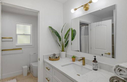 Molivu Homes 3BR - NewRemodel, PetFriendly, Yard - Foto 33