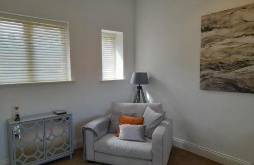 The Stables a Contractor Family 2 bed Town House in Central Melton Mowbray - Photo 15