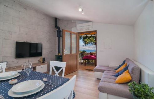 2 Bedroom Awesome Home In Praznica - Foto 5