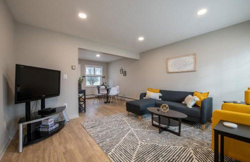 Cozy Condo in the Heart of Royal Oak - Photo 8