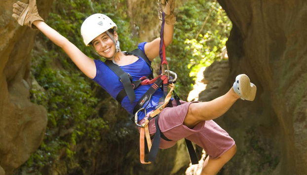 Tirolesa no cânion do rio Blanco