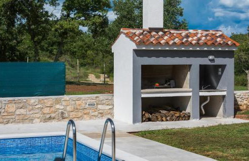 Awesome Home In Malisi With Kitchen - Photo 16