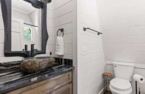 Secluded Luxe A Frame Lodge~ Hot Tub~ Fire Pit - Foto 29