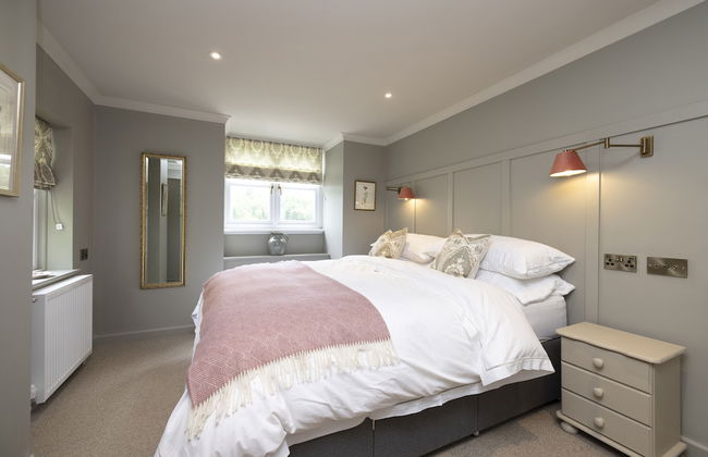 JOIVY Exceptional Cottage W/ Stunning Country Views - Photo 6