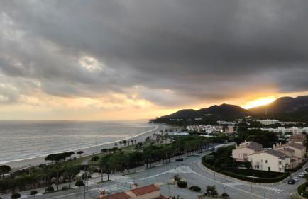 Apartamento con terraza, vistas playa y montaña - Foto 39