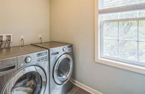 NFL Draft Stay Modern South Side Home 2-Car Garage - Foto 13