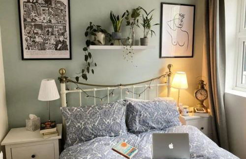 Bright, book-filled flat in artsy Stokes Croft - Foto 2