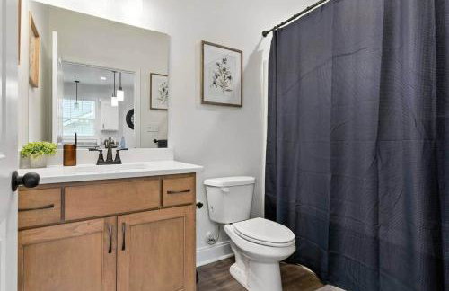 2BR Modern Southern Charm - Foto 13