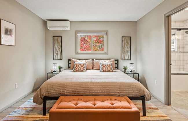 Emerald Bluff by Avantstay Lake Views Deck Fire Pit Game Room - Photo 31