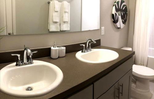 NEW Home 3 Bedrooms Water View Disney Universal - Foto 29