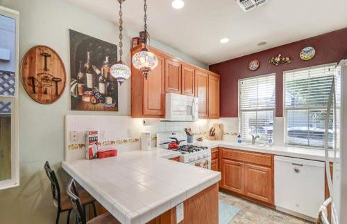 Wine Country Retreat with Hot Tub & Mini Golf - Foto 2