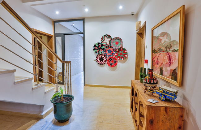 Hanah Apartments - Photo 2