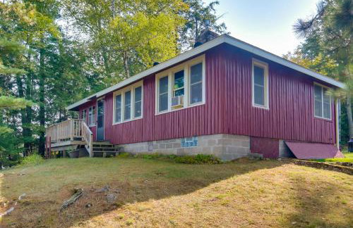 Cozy Lakefront Cabin with Indoor Gas Fireplace! - Foto 21