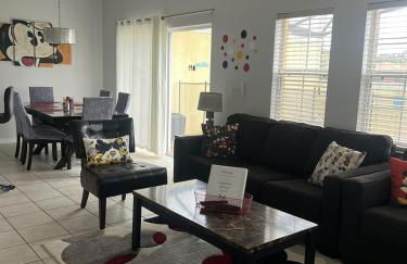 Lakefront Retreat 4BR-3BA Pool Home Near Disney - Foto 36