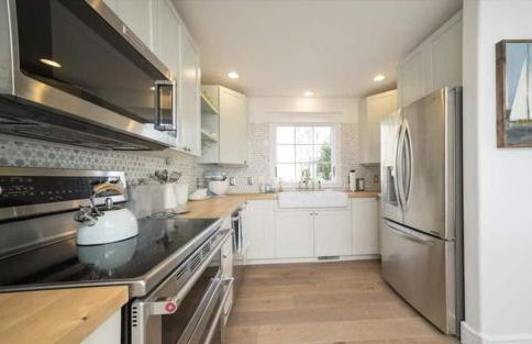 Beachfront Haven - Sunset Views - Hot Tub - BBQ - Family Friendly - Foto 17