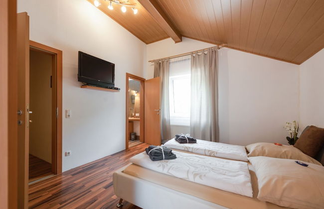 Modern Holiday Home in Pinsdorf With Garden - Photo 13