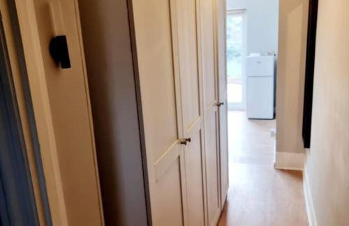 Stylish Self-Contained Apartment with Private Entrance & Self Check-In - Foto 11