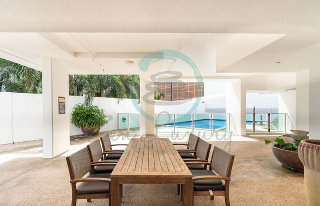 Coastal Magnificence Pool Workspace Parking - Photo 32