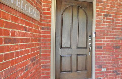 Gorgeous 4 bedroom 2,5 bath Home with Heated Pool, Spa & Game Room close to DFW Airport - Photo 36